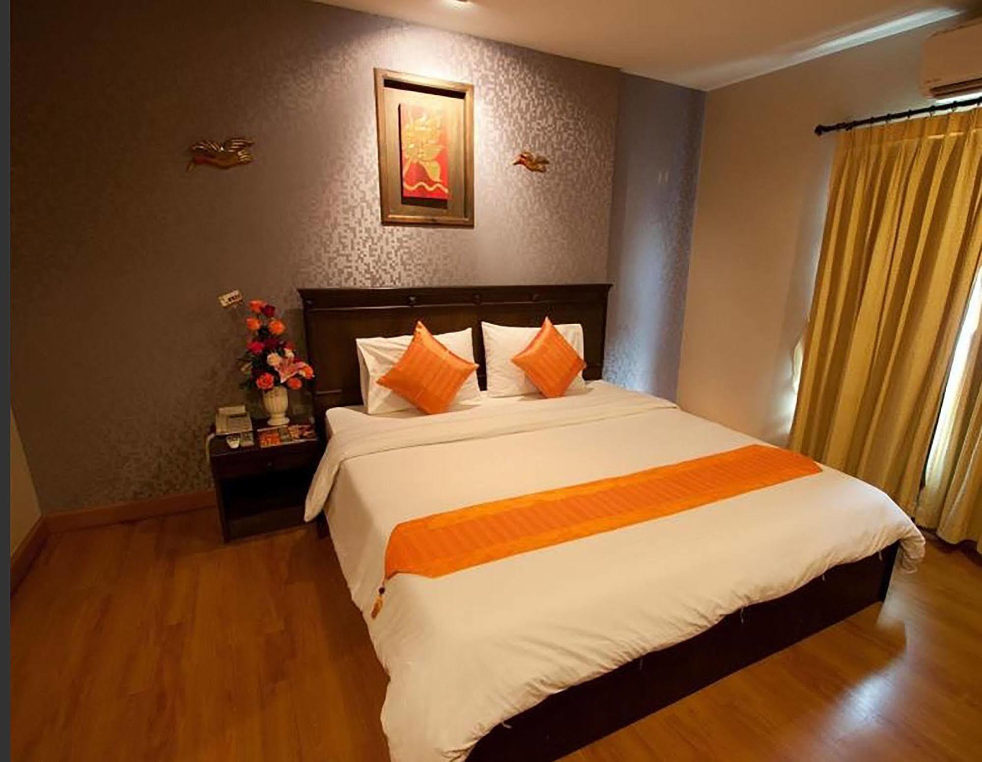 Lanna House Hotel Чиангмай Екстериор снимка