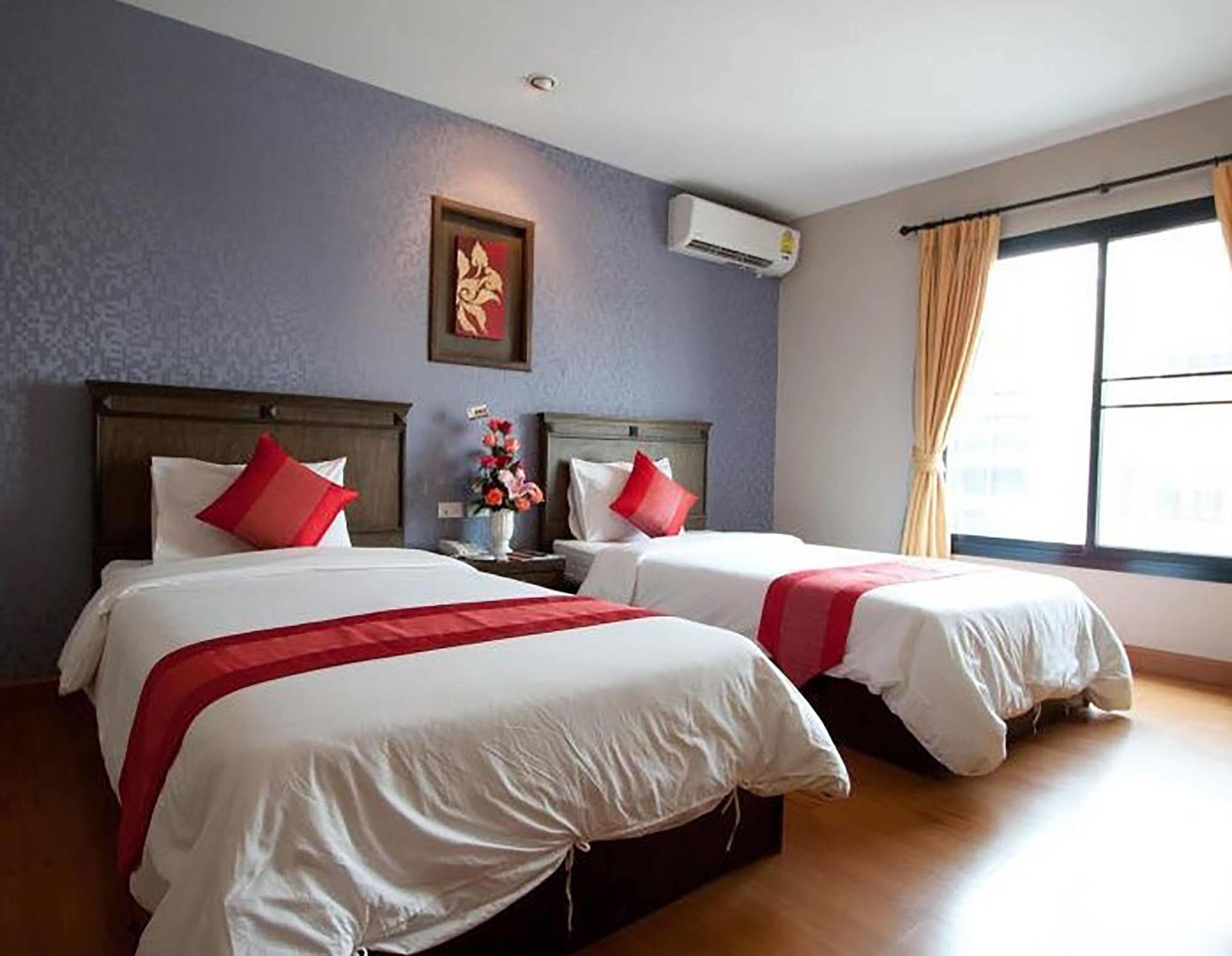 Lanna House Hotel Чиангмай Екстериор снимка