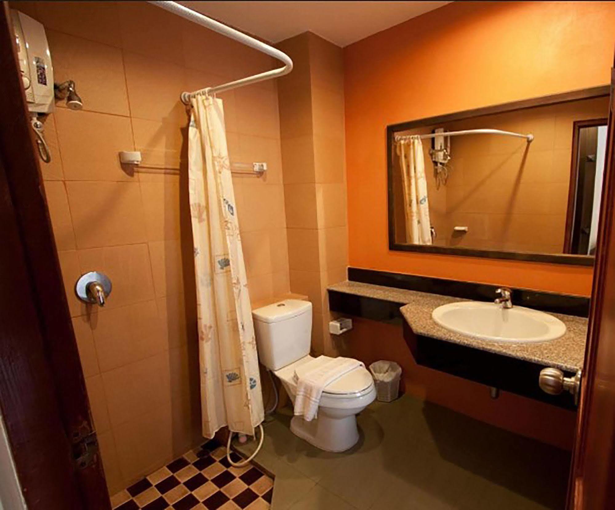 Lanna House Hotel Чиангмай Екстериор снимка